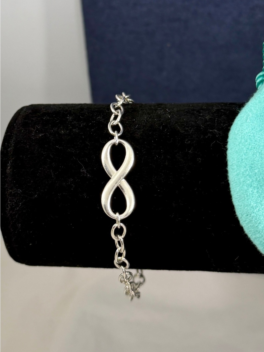 TIFFANY & CO. Sterling Silver Infinity Symbol Oval Link Bracelet; 7.75” w/ COA
